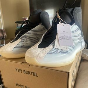 Yeezy Basketball QTNM
